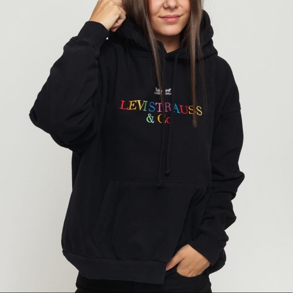 Levi's Tops - LEVI’S ❤️🔥 NWT OVERSIZED SWEATSHIRT XS/SMALL